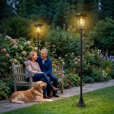 Outsunny Solarny zestaw 2 lamp stojących 180 cm z 2 trybami jasności i czujnikiem światła, IP44