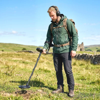 Outsunny Metal Detector Impermeabile con Display LCD e Cuffie