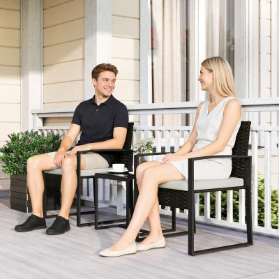 Outsunny Conjunto de Móveis de Exterior de 3 Peças em Vime PE com Cadeiras Mesa de Vidro Temperado e Almofadas Marrom e Creme