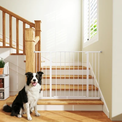 PawHut Barrera de Seguridad Extensible para Puertas y Escaleras para Perros y Bebé, Barrera para Mascotas, Ajuste a Presión, Apertura con Una Sola Mano, 2 Extensiones 15/10 cm, 76-107x76 cm, Blanco