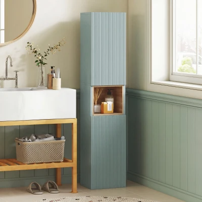 HOMCOM Armario de Baño Alto Estrecha con Estante Abierto y Estantes Ajustables 2 Puertas Acanaladas 30x24x140 cm Verde