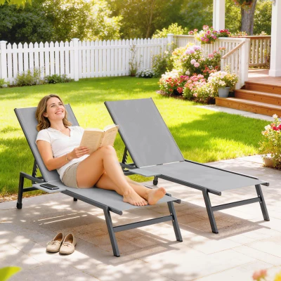 Outsunny Set 2 Lettini Prendisole con Tavolino Laterale Grigio