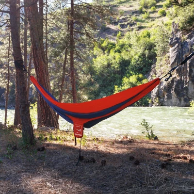 Hamaca Colgante Camping Ultraligera con Cuerdas y Mosquetones, 300x140 Cm, Rojo y Gris