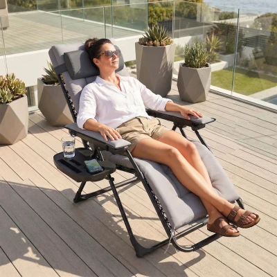 Outsunny Silla de Gravedad Cero Tumbona Plegable y Reclinable Ajustable con Reposabrazos Reposacabezas Portavasos Gris Claro