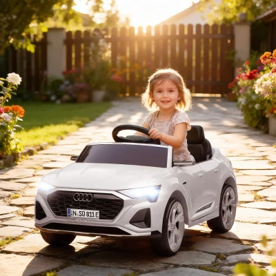 AIYAPLAY Kinder elektrische auto 12V Audi Q8 met 2,4G afstandsbediening, 2 motoren, MP3 muziek & claxon, voertuig met koplampen, 4 geveerde wielen, softstart voor kinderen van 3-4 jaar, wit