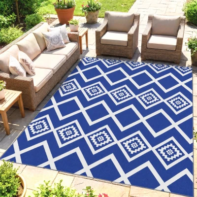Outsunny Outdoorteppich Terrassenteppich, wetterbeständig, modernes Design, 182 cm x 274 cm x 0,3 cm, Blau + Weiß