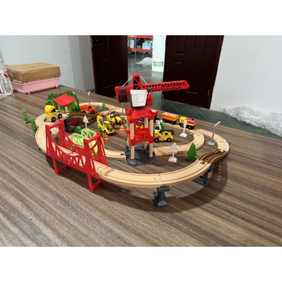 AIYAPLAY Comboio de Brinquedo para Crianças 3+ Anos 91 Peças em Madeira com Mulher Vias Veículos Personagens Multicolorido
