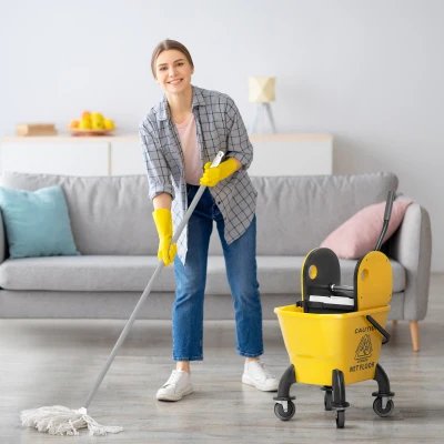HOMCOM Cubo de Fregona con Ruedas y Escurridor Desmontable de Prensa Capacidad 26L Incluye Fregona y Asa Amarillo