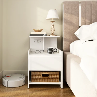 HOMCOM Mesita de Noche con Estación de Carga Puertos USB Cajón y Estantes Mesilla de Noche Dormitorio 40x40x60 cm Blanco