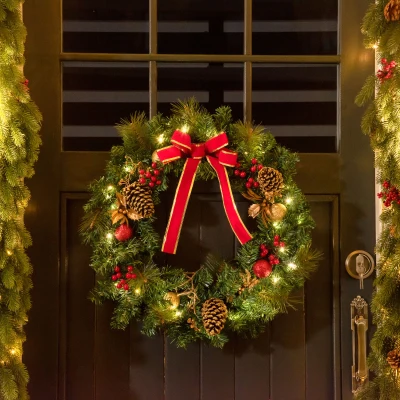 HOMCOM Pre-Lit Christmas Wreath 60cm LED Holly Decor