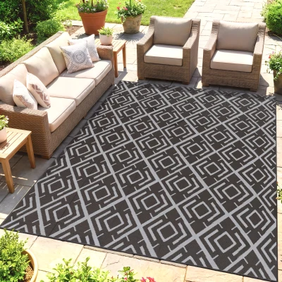 Outsunny Tapis d'extérieur réversible 1,8 x 2,7 m, en PP résistant aux intempéries, sac de transport inclus, noir et gris