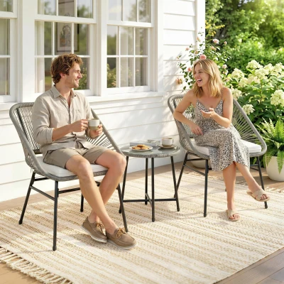 Outsunny 3-teiliges Outdoor-Möbelset, 1 Tisch, 2 Stühle, Rattan-Geflecht, Stahlrahmen, Kaffeetisch mit Glasplatte, Dunkelgrau
