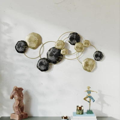 HOMCOM Decoración de Pared de Metal con Forma de Hoja de Loto Escultura de Pared para Decoración Hogar 84x35 cm Dorado y Negro