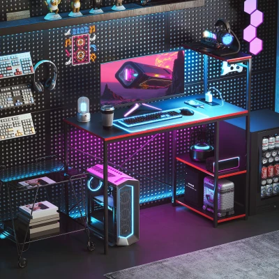 HOMCOM Escritorio Gaming de Fibra de Carbono con Luces LED 110x50 cm Tomas de Corriente Estantes y Control Remoto Negro