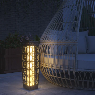Outsunny Rieten Buitenlamp, Zonne Tuinlamp, Automatische Aan/Uit, LED, Weerbestendig, Metalen Frame, 20 x 20 x 68cm, Grijs