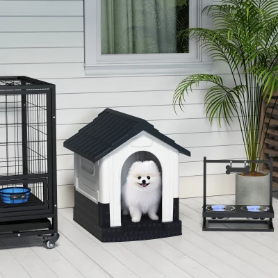 PawHut Casa para Cães Mini de Exterior em Plástico com 3 Janelas Base Elevada Telhado Inclinado 64,5x57x66 cm Cinzento Escuro