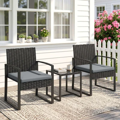 Outsunny Conjunto de Móveis de Exterior de 3 Peças em Vime PE com Cadeiras Mesa de Vidro Temperado e Almofadas Cinza Claro
