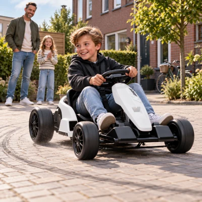 AIYAPLAY 24 V elektrische driftkart voor kinderen, tot 18 km/u, met driftfunctie, 2 motoren en verstelbare stoel, wit
