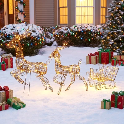 Outsunny Conjunto de Renas e Trenó de Natal com Luzes, 3 Peças, em Rattan de PP, 240 LED, 8 Modos e Temporizador