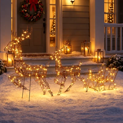Outsunny 3-tlg. beleuchtetes Rentier- und Schlitten-Set, Weihnachtsdeko aus Polyrattan mit LEDs, 8 Modi, Timer