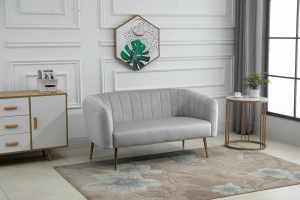 Canapé 2 places design art déco pieds dorés effilés velours gris clair