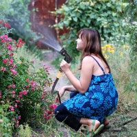 Outsunny Manguera Extensible de Jardín Manguera Flexible hasta 15m para Riego y Limpieza con 3 Veces de Maleabilidad Tubería Ampliable con 8 Modos Presión Máxima: 8bar (116psi)(m-2)