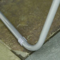 Outsunny 2 Espreguiçadeiras de Jardim Dobráveis Espreguiçadeiras de Aço com Almofada Acolchoada Encosto Ajustável em 5 Posições e Apoio para os Pés 60x75x50-102cm Verde e Branco(m-10)