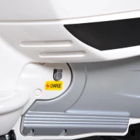 HOMCOM Mota Elétrica para Crianças com Licença Vespa com Música Velocidade 2-3 km/h e Buzina 102x50,5x75,5 cm Branco(m-9)