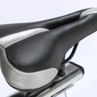 HOMCOM Bicicleta Estática de Exercícios com Guidão Assento e Resistência Ajustáveis com Tela LCD e Pulsômetro para Exercícios em Casa Carga 110 kg 96x50x107cm Prata(m-6)
