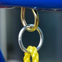 Outsunny Baloiço de metal para crianças acima de 6 anos com assento de corda ajustável 4 âncoras externas máx. 40 kg 155x160x180cm Multicolor(m-8)