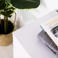 HOMCOM Modern High Gloss Sideboard Storage Cabinet Table Chest of Drawers for Bedroom Living Room Storage Furniture, White(m-11)