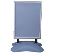 Outsunny - Espositore lavagna cavalletto pubblicitario base riempita con acqua sabbia(m-1)