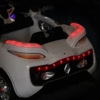 HOMCOM Macchina Elettrica per Bambini con Telecomando 12V in PP Bianco 128 × 80 × 53cm(m-9)