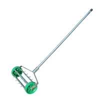 Outsunny Rastrello Scarificatore da Giardino con Ruote, 135x42x15cm(m-1)
