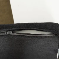 PawHut verhoogde hondenmand met beschermrand en handvatten, eiken+zwart, 82 x 56 x 31,5 cm(m-9)