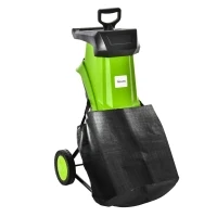 Outsunny 2500W Electric Garden Shredder Wood Chipper Lightweight & Compact Branch Shredder w/ 50L Collecting Bag, Overload Protection, Max 40mm Cutting Capacity, and Two Wheels(m-1)