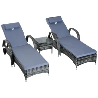 Outsunny Set 2 Lettini Sdraio e 1 Tavolino da Giardino con Materassini Imbottiti e Ruote, in Polyrattan, Grigio(m-1)