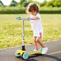 HOMCOM Patinete para Niños de +3 Años Plegable Patinete 3 Ruedas con Luces LED Manillar Altura Ajustable y Freno Posterior Carga Máxima 50 kg 54,7x32,5x59-69 cm Amarillo(m-2)