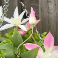 Outsunny Set din 2 plante artificiale, cu cuier si lant pentru agatare, Ф30 x 32 cm, frunze verzi, flori albe si rosii(m-9)