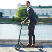 HOMCOM Monopattino Pieghevole in Alluminio con Freno a Disco, Manubrio Regolabile e Ammortizzatore, 100x39x80-103.5cm, Nero(m-10)