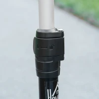 HOMCOM Trottinette enfant pliable - 3 roues lumineuses LED - hauteur guidon réglable - frein à friction arrière - métal PP pour enfants de 3 à 8 ans bleu(m-8)