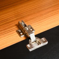 HOMCOM Dulap de perete pentru televizor cu design lucios si dulapuri inchise, PAL, 160x35x30 cm, maro si negru(m-7)