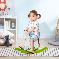 HOMCOM Caballito Balancín para Niños de 1-3 Años de Madera con Manillar y Pedales Carga 50 kg 68x27x50 cm Blanco y Verde(m-2)