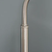 HOMCOM Candeeiro de Pé com Mesa Auxiliar 2 Entradas USB Suporte para Lâmpada E27 Máx. 40W 44,5x44,5x144,5 cm Branco e Negro(m-8)