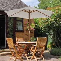 Outsunny Chapéu de Sol Ø250x225cm Chapéu de Sol com Mastro de Madeira com 6 Hastes Sistema de Polia com Fixação para Jardim Pátio Terraço Creme(m-4)