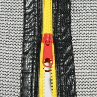 ZONEKIZ Trampolim para Crianças 3 em 1 com Superfície de Salto 160x92 cm Rede de Segurança Barra Horizontal e Baloiço Azul(m-8)