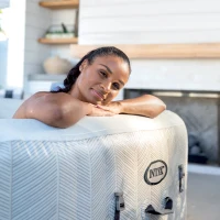 INTEX 28446EX - Chevron Jet And Bubble Deluxe Cm 211X71 4 Posti Quadrata Con Pompa, Sistema Di Purificazione Acqua, Telo Base, Telo Copertura(m-4)