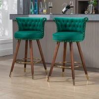 Set di 2 Sgabelli da Bar Girevoli a 360° in Velluto con Design a Borchie e Gambe in Legno per Cucina e Sala da Pranzo, Smeraldo(m-4)