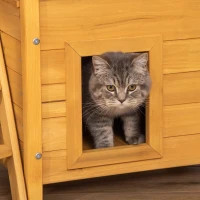 PawHut Caseta para Gatos de Madera 77x50x73 cm Casa para Gatos con 2 Niveles con Techo Asfáltico Terraza Vallada Cueva y Escalera para Interior y Exterior Natural(m-7)