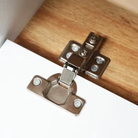 Meuble TV bas style rustique avec compartiments, portes et roulettes, Blanc(m-6)